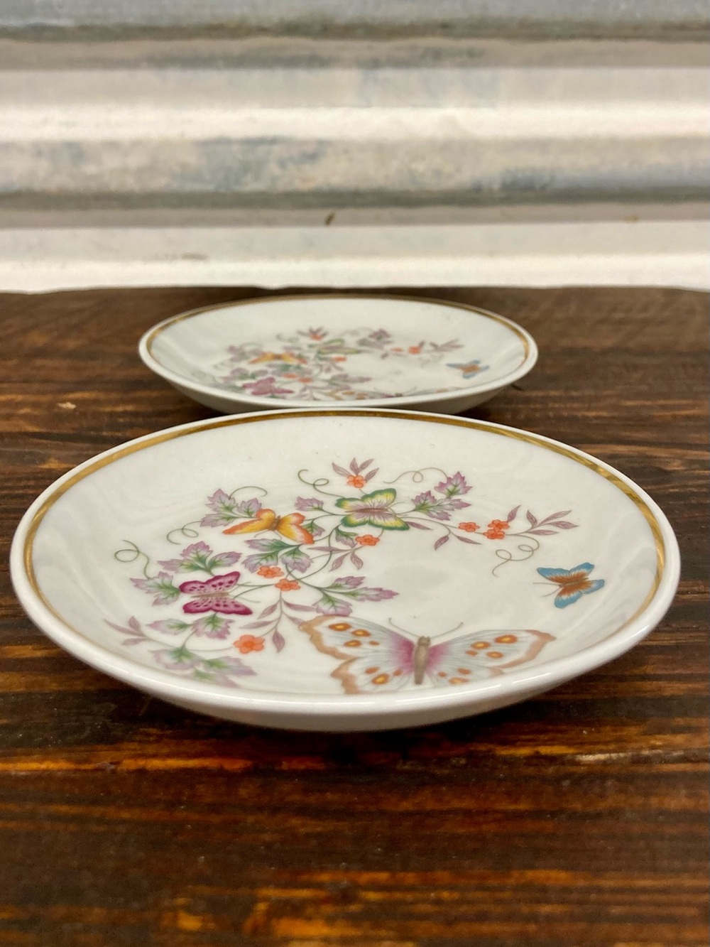 2 Vintage Avon Porcelain Mini Plates 22k Gold Trim 1979 Floral Butterflies 4.25" - Picture 4 of 13